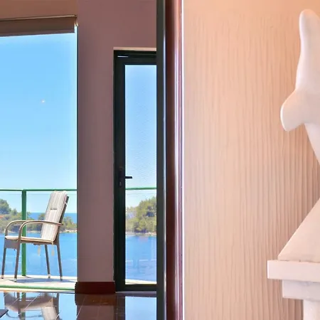 Vila Luxury Exclusive Karbuni *