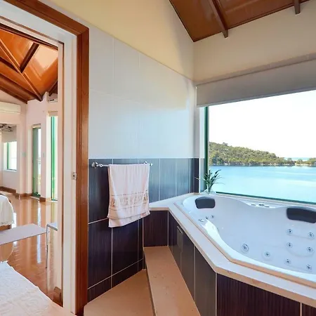 Vila Luxury Exclusive Karbuni *