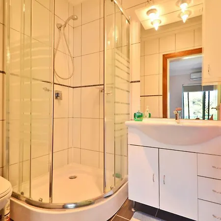 Luxury Exclusive Karbuni Vila *